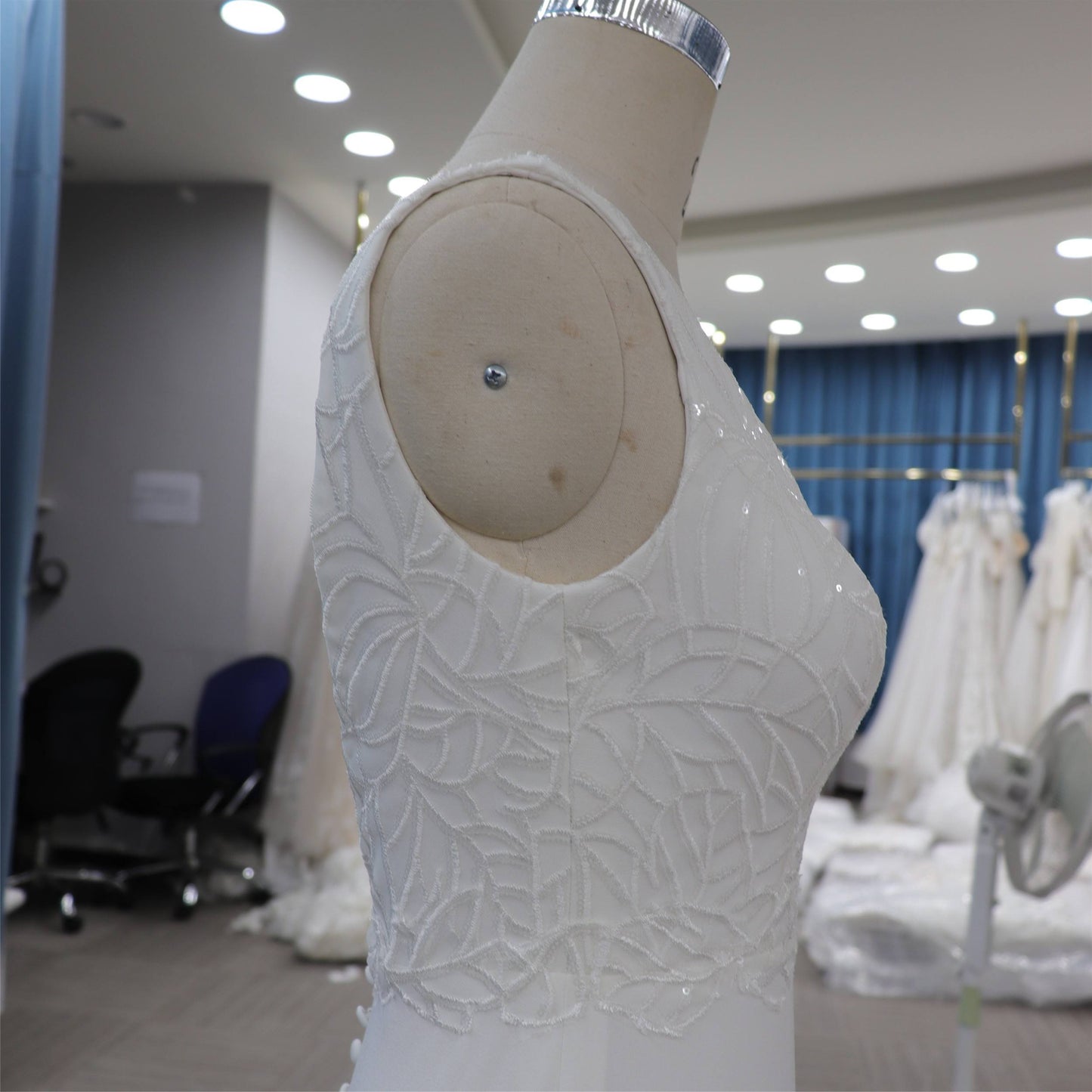 Sleeveless v Neckline Sequin Lace Hand-work Small Train Outdoor Wedding Bridal Gown
