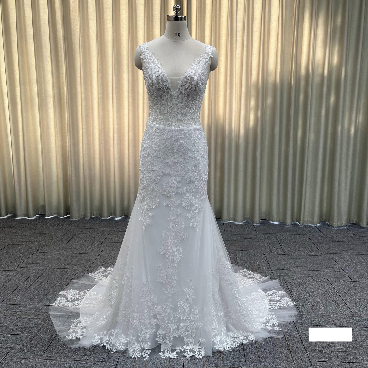 V-neck Bridal Gowns Elegant Women's Sleeveless Satin Lace Back Prom Dresses High-end Bridal Wedding Dresses