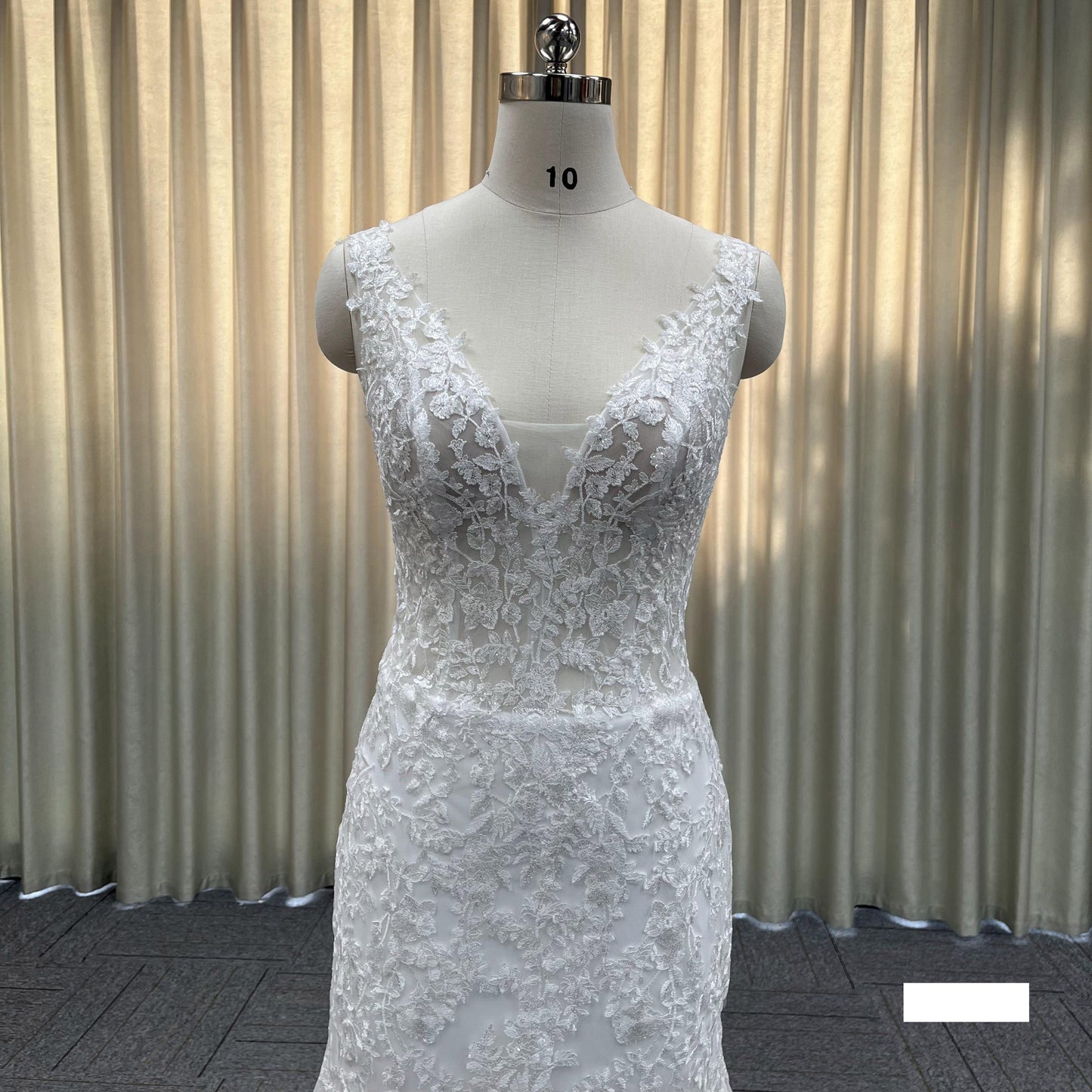 V-neck Bridal Gowns Elegant Women's Sleeveless Satin Lace Back Prom Dresses High-end Bridal Wedding Dresses
