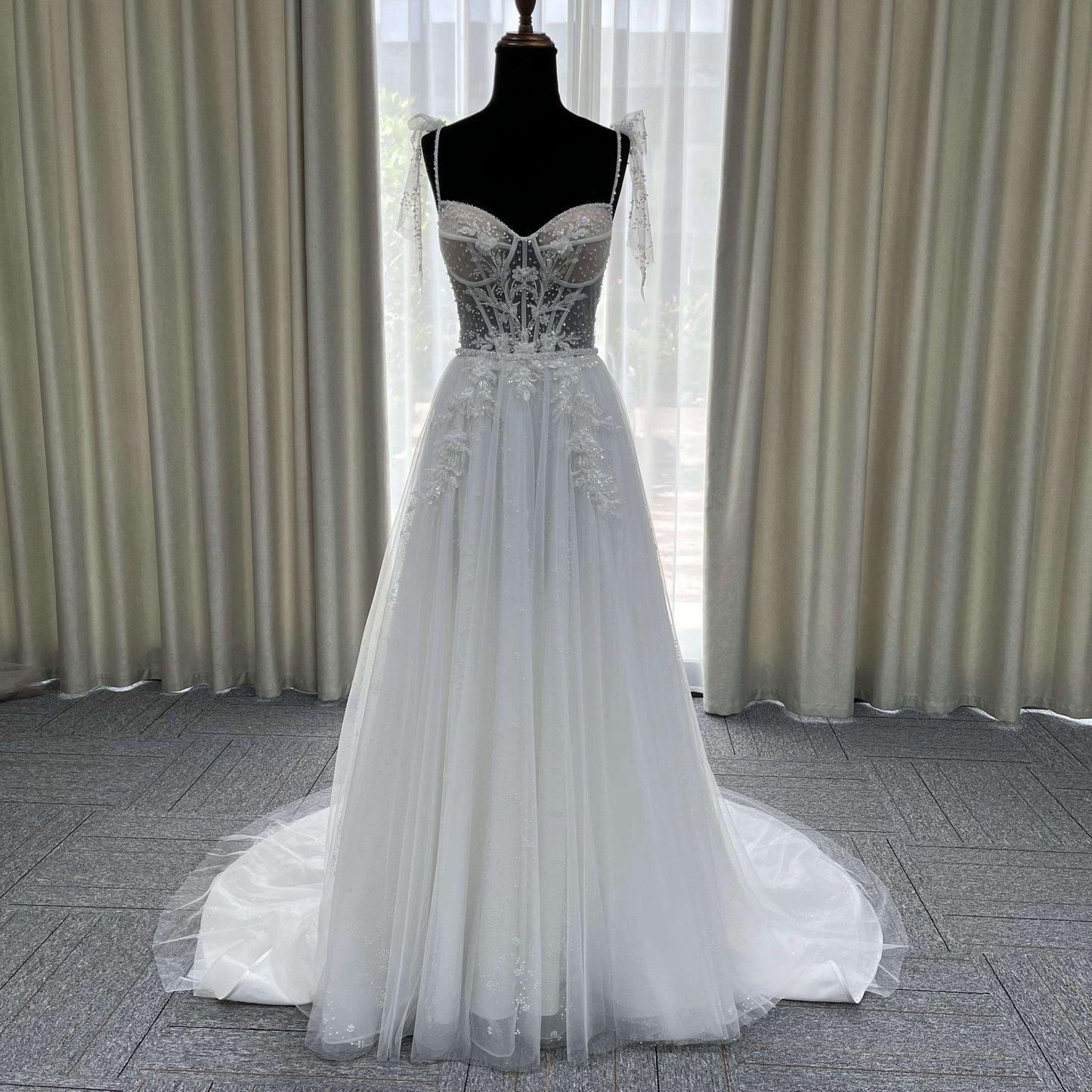 Sleeveless v Neckline Sequin Lace Hand-work Small Train Outdoor Wedding Bridal Gown