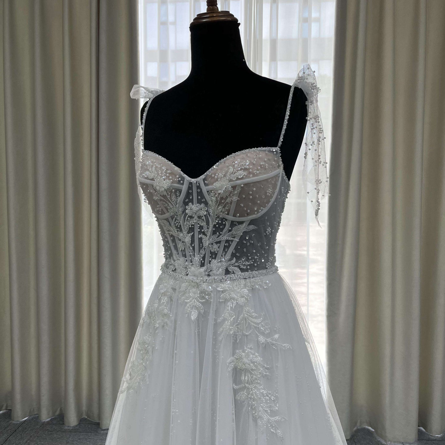 Sleeveless v Neckline Sequin Lace Hand-work Small Train Outdoor Wedding Bridal Gown