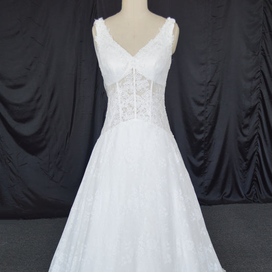 Sweetheart Sleeveless Backless Lace Wedding Dresses Luxury Design Bridal Gowns3